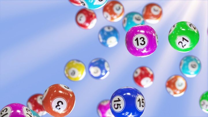宝くじに当たる確率を例えると隕石より低い？宝くじの当選確率を比較！