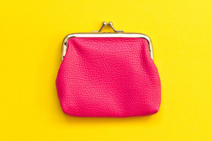 自分に合う財布の色を生年月日で診断！2023年の陰陽五行の早見表付き 