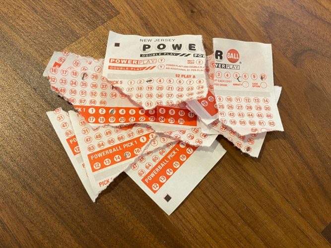 宝くじのハズレ券はどうする？9月2日の「宝くじの日」でお宝を！ 